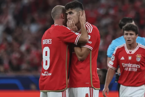 alt Un Benfica irreconocible hace saltar las alarmas entre sus aficionados
